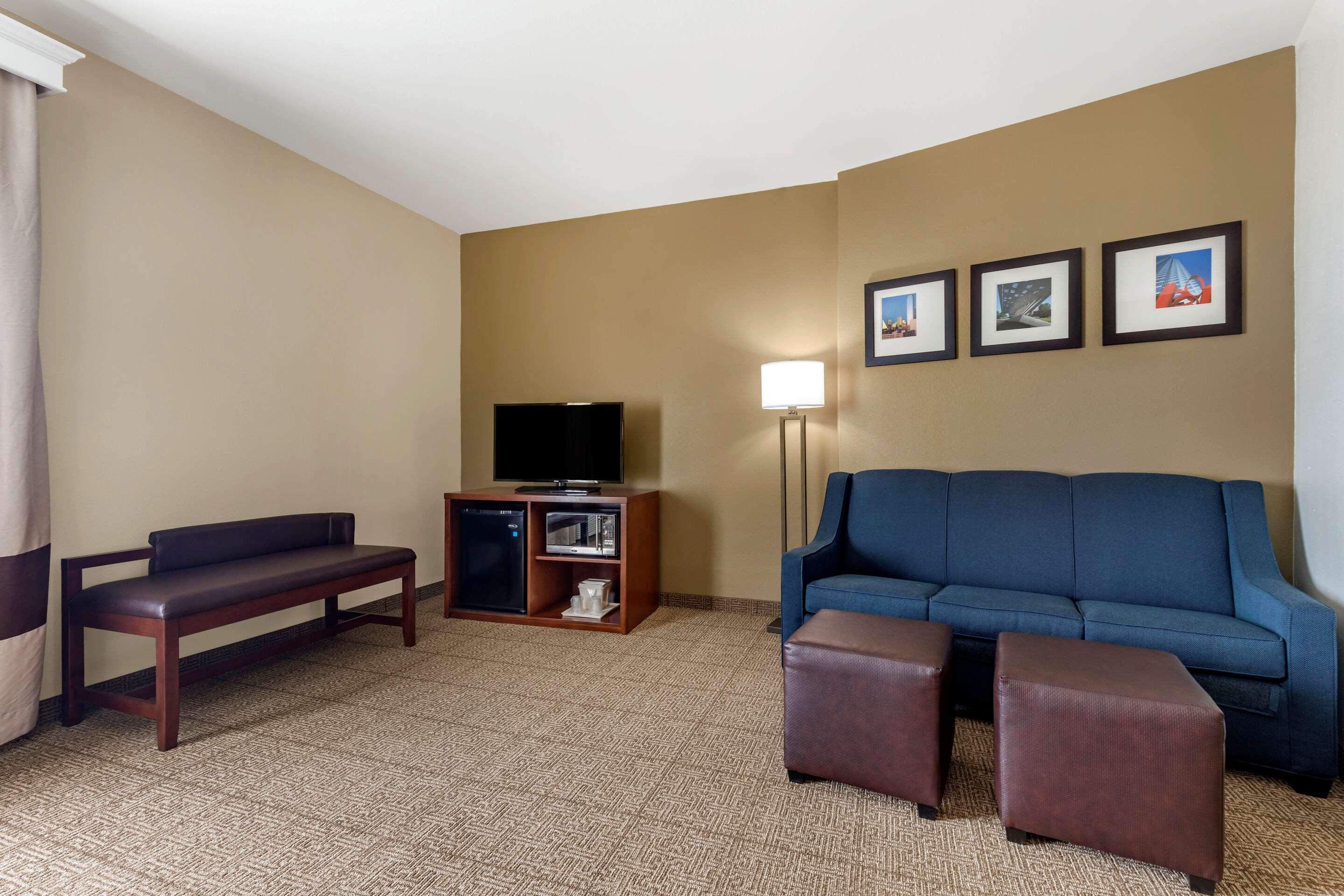 Comfort Suites West Dallas - Cockrell Hill Bagian luar foto