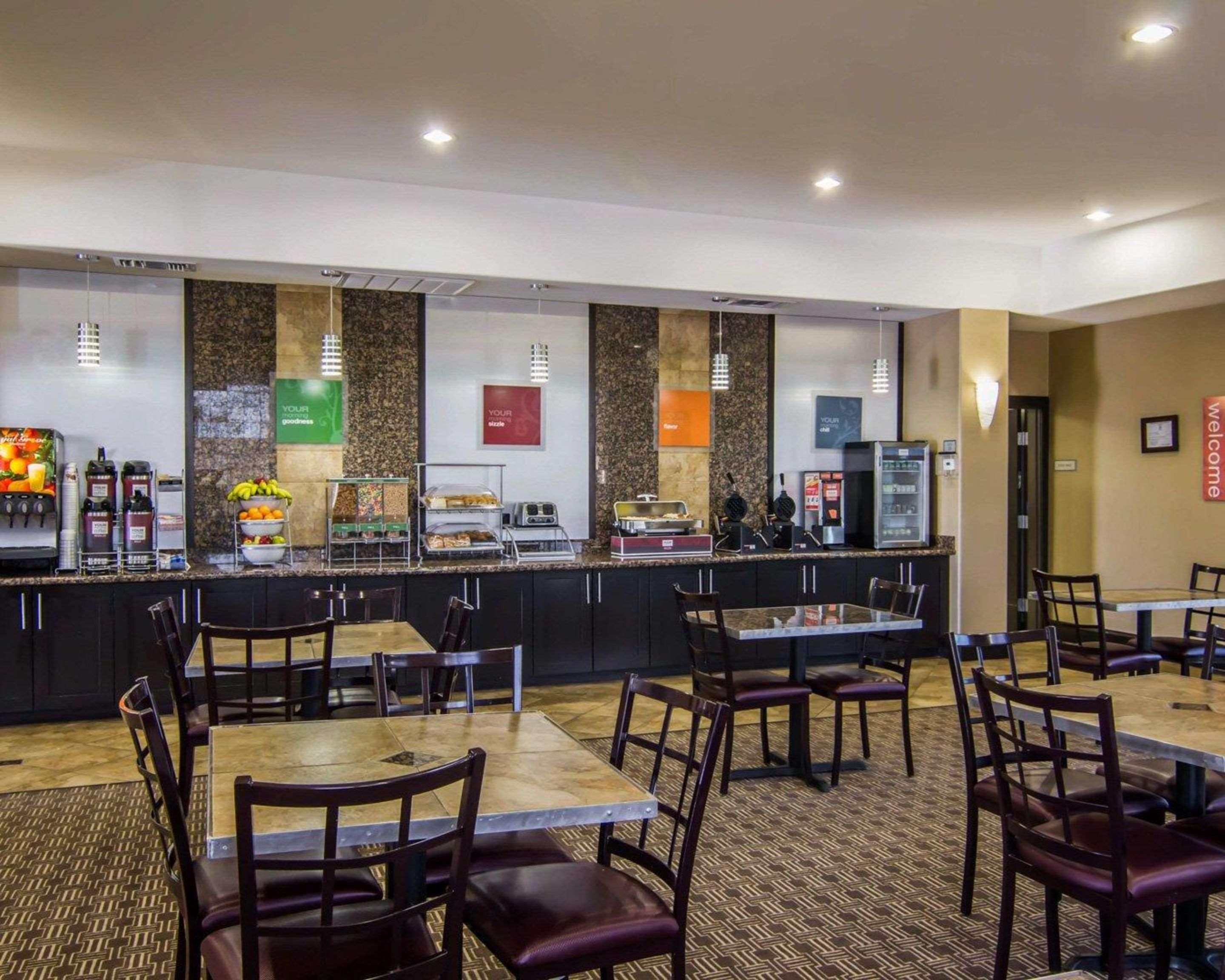 Comfort Suites West Dallas - Cockrell Hill Bagian luar foto