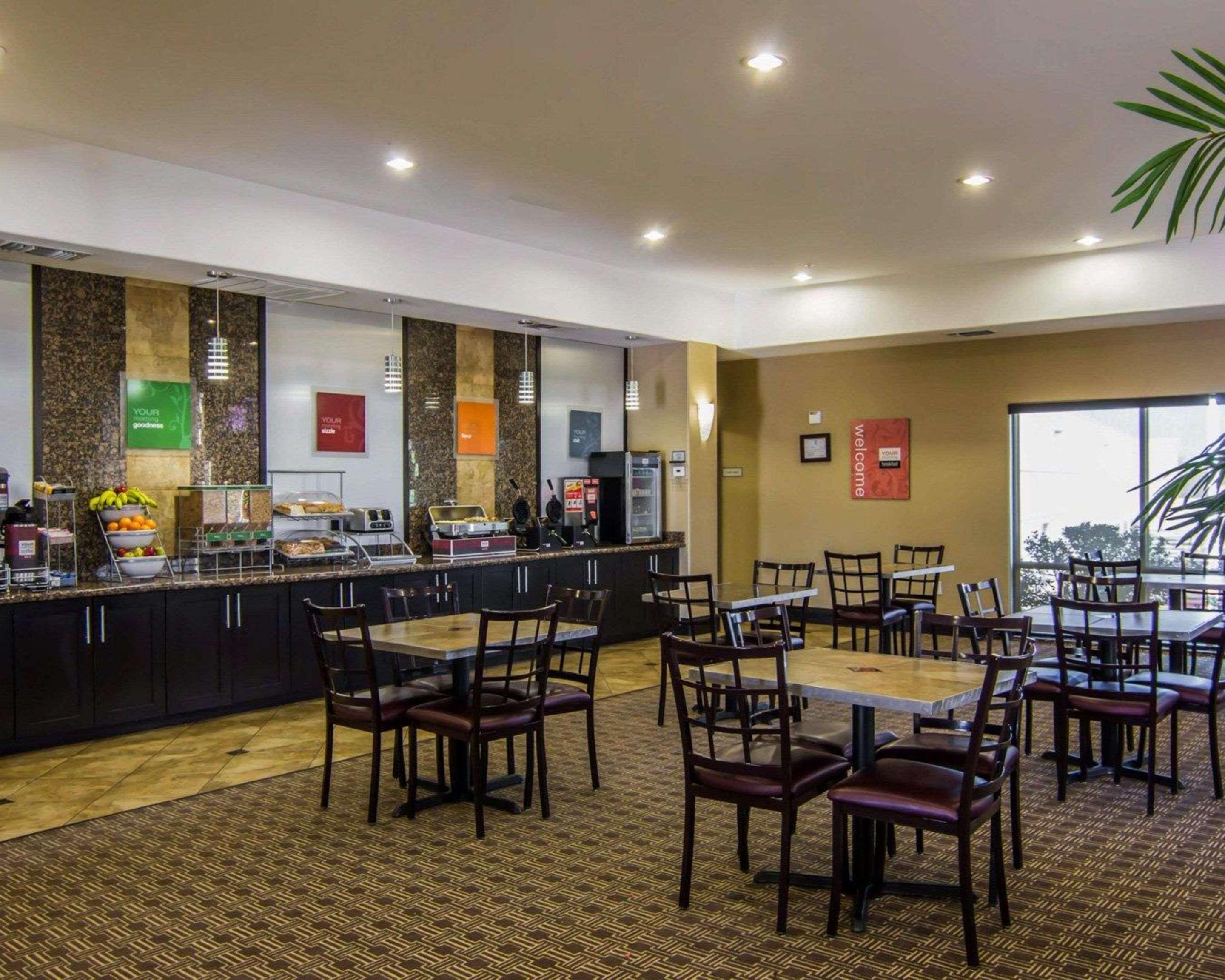 Comfort Suites West Dallas - Cockrell Hill Bagian luar foto