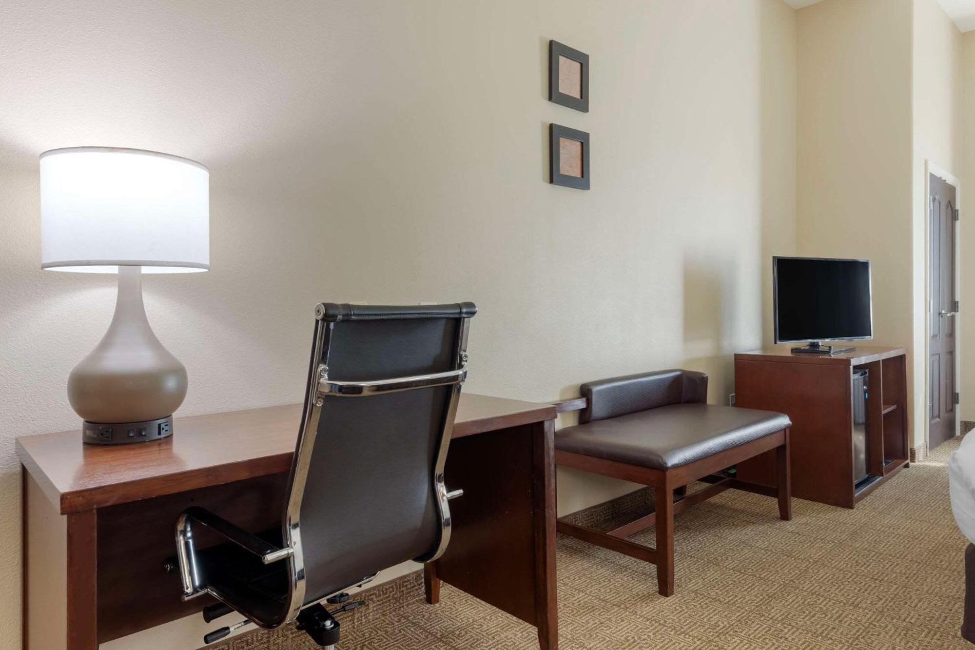 Comfort Suites West Dallas - Cockrell Hill Bagian luar foto