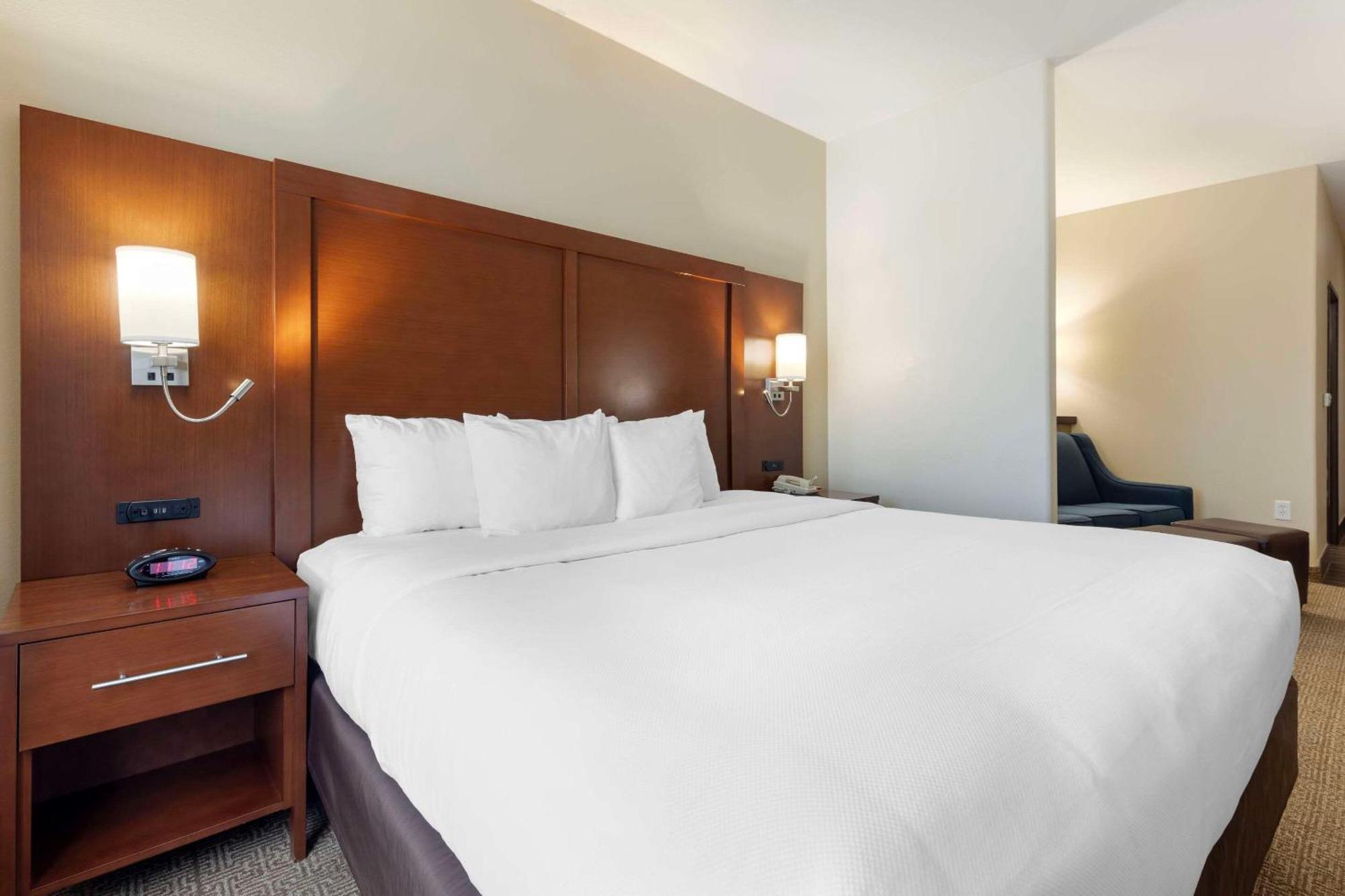 Comfort Suites West Dallas - Cockrell Hill Bagian luar foto